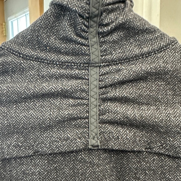 Lululemon Base Runner 1/2 Zip Heathered Herringbone Heathered Black Black Size 6 - Picture 16 of 16